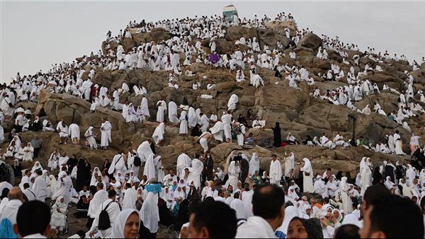 حجاج اليمن يصعدون إلى عرفات لأداء الركن الأعظم من الحج
